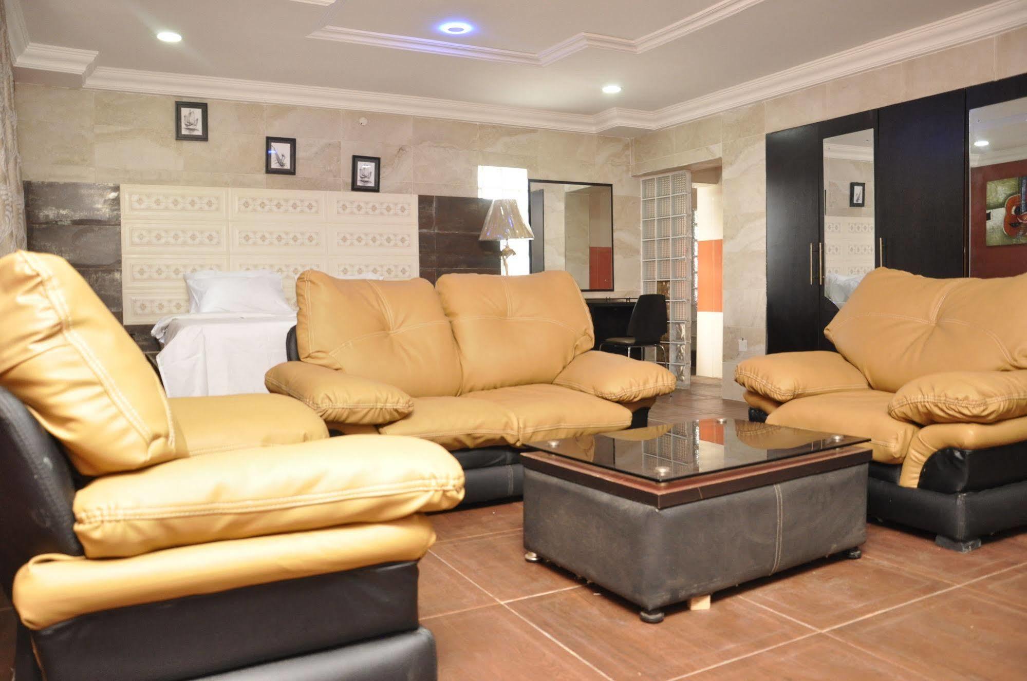 Inglesias Hotel & Suites Lagos Buitenkant foto